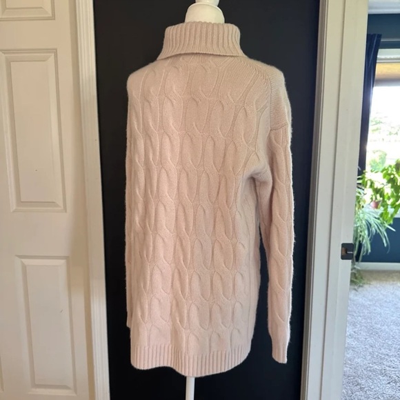Ann Taylor 100% Cashmere Cable Knit Turtleneck Tunic Sweater Pink/Cream
Medium - Picture 9 of 12
